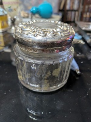Lady Primrose Glass Powder Jar with Silver Lid
