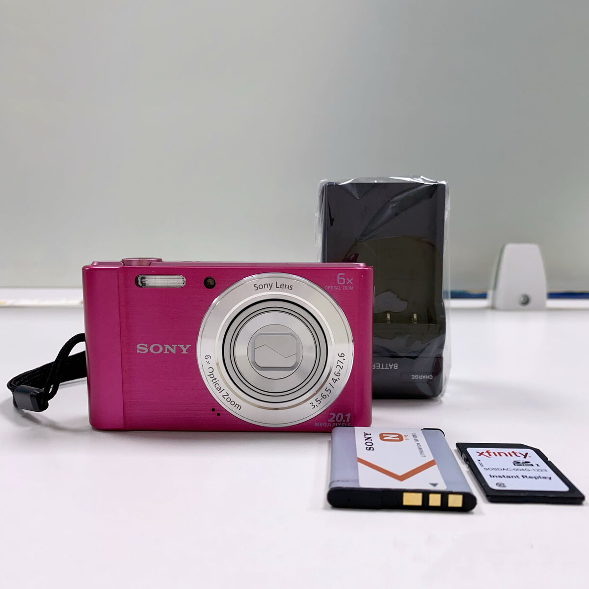 Sony CyberShot DSC W810 20.1 MP Digital Camera W/Battery Sony CyberShot DSC W810 20.1 MP Digital Camera W/Battery