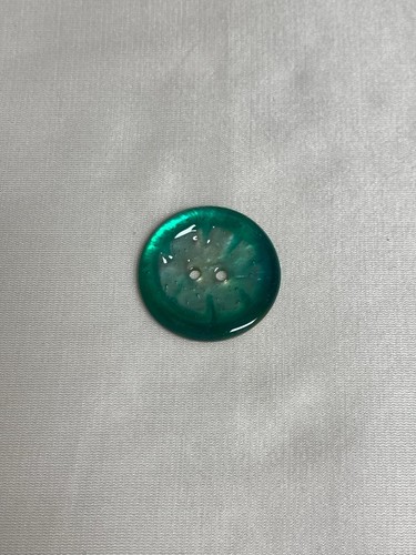 Italian Dyed Emerald Green Natural Shell MOP Pearl Button (3 Sizes to Choose) - Picture 9 of 9