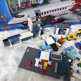 LEGO City: Airport (3182)  MISSING AIRPLANE
