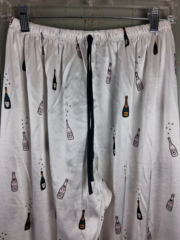 Juego de pijama Bella Sleep Spa para mujer grande estampado de botella de champán satinado conjunto de salón Foto 3 de 4