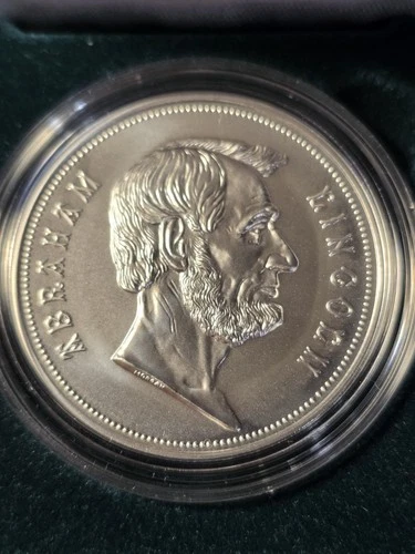 Abraham Lincoln Presidential Silver Medal - 1 oz 99.9 SILVER with COA/BOX