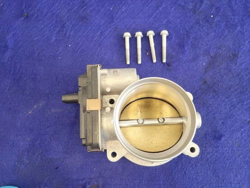 Chevrolet Camaro SS 2016-2023 OEM NTO carrocería del acelerador 12729495 C62 Foto 2 de 4