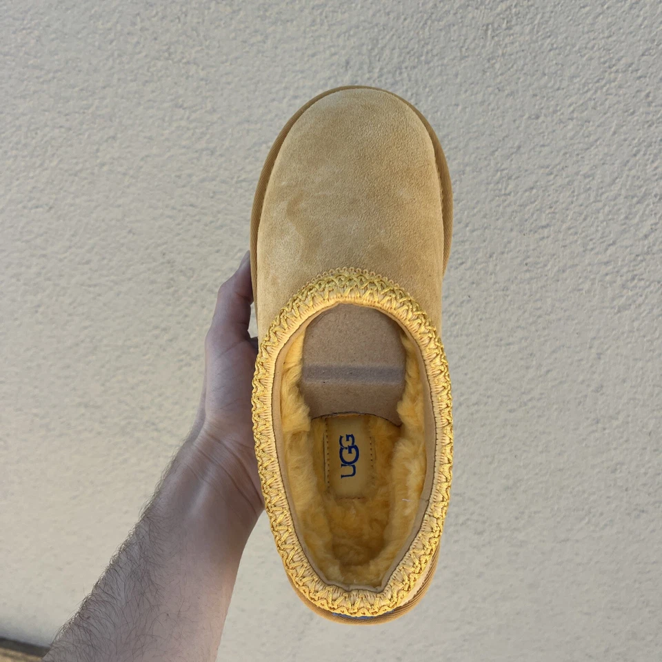 Zapatillas UGG Tasman Verano Neptuno Gráfico Contorno Color UCLA - Talla 7 Para Hombre / 8W Foto 3 de 4