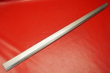Mercedes R-Klasse W251 Türleiste A2516902162 Tür vorne links Silber /R14 Mercedes R-Klasse W251 Türleiste A2516902162 Tür vorne links Silber /R14