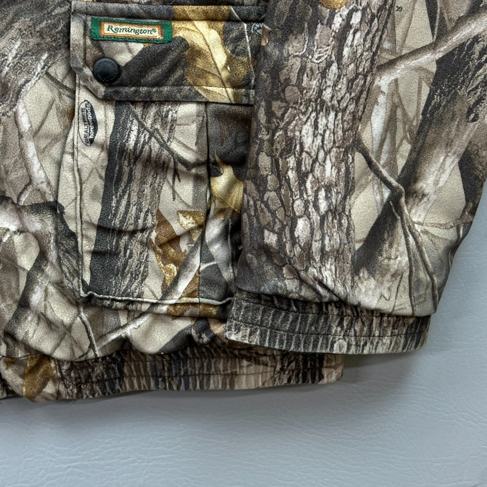 Камуфляжная куртка Remington для мальчиков 20/22 XL Realtree Hardwoods с капюшоном на реверсбиле - Изображение 2 из 4