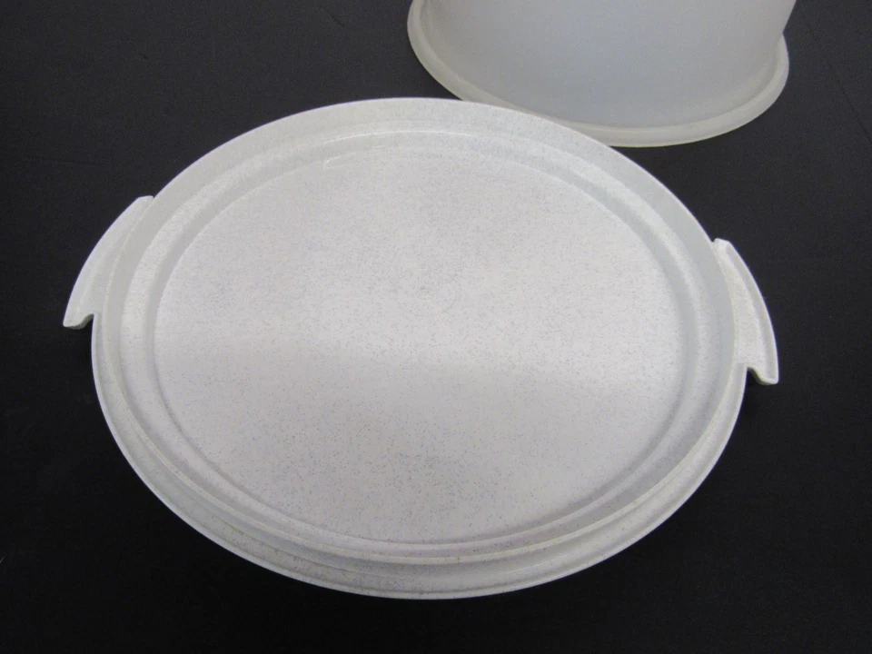 Vintage Tupperware 683-7 15" Large Cake Carrier / Storage Speckled Base 684B-2 - Image 3 of 4