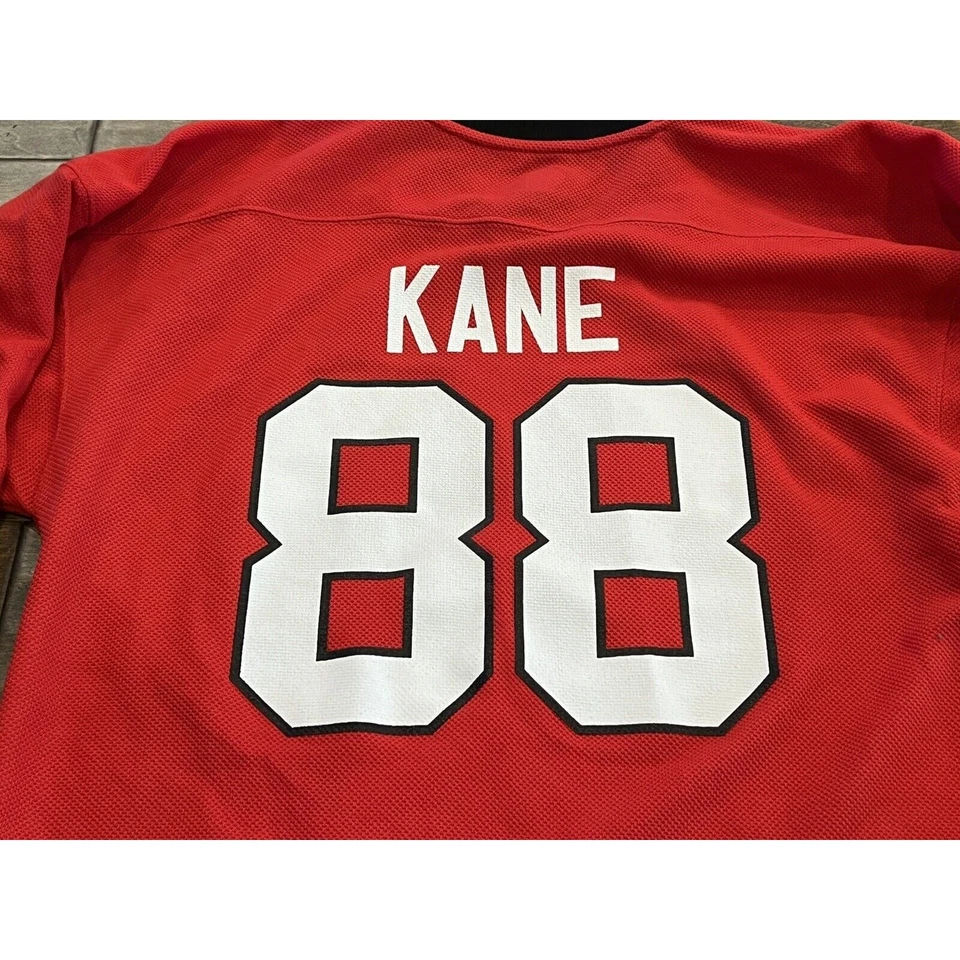 NHL Youth Boys Red Black Patrick Kane #88 Chicago Blackhawks Jersey Size XL - Image 4 of 4