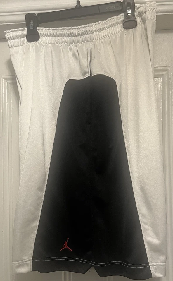 Auténticos Pantalones Cortos de Baloncesto Marca Jordan Blanco Negro Rojo XXL Foto 4 de 4