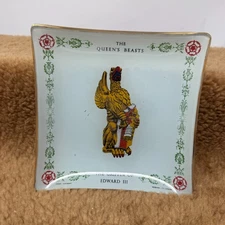 VTG  Georama The Queen’s Beasts Griffin of Edward III Glass Ashtray Candy Look