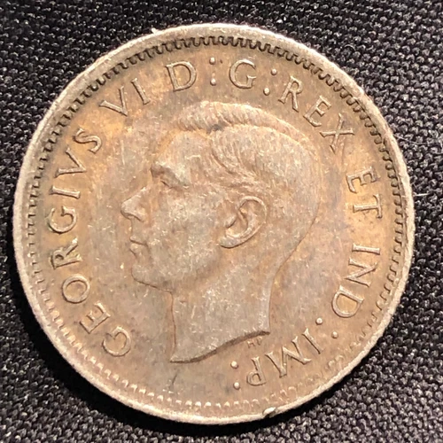1940 Canada 10 Cent Silver Coin - XF (Extra Fine) condition