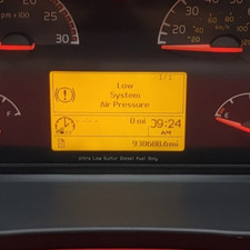 2012 VOLVO VNL USED INSTRUMENT CLUSTER P#21546088-P02