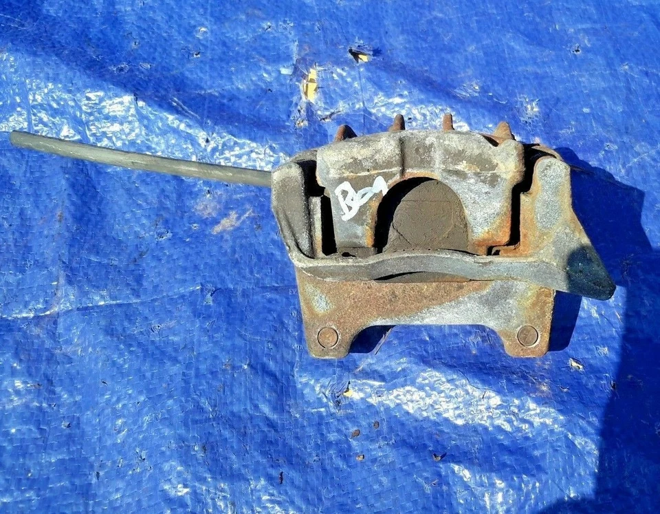 08-16 08 09 10 11 12 13 14 15 16 Smart Fortwo Brake Caliper Front Left LH - Image 2 of 3