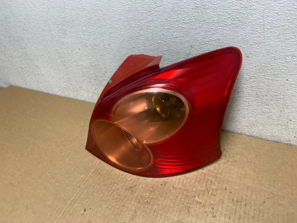 Lanterna traseira lateral direita do passageiro Toyota Yaris Hatchback 2007 a 2008 L8078 DG - Imagem 2 de 4
