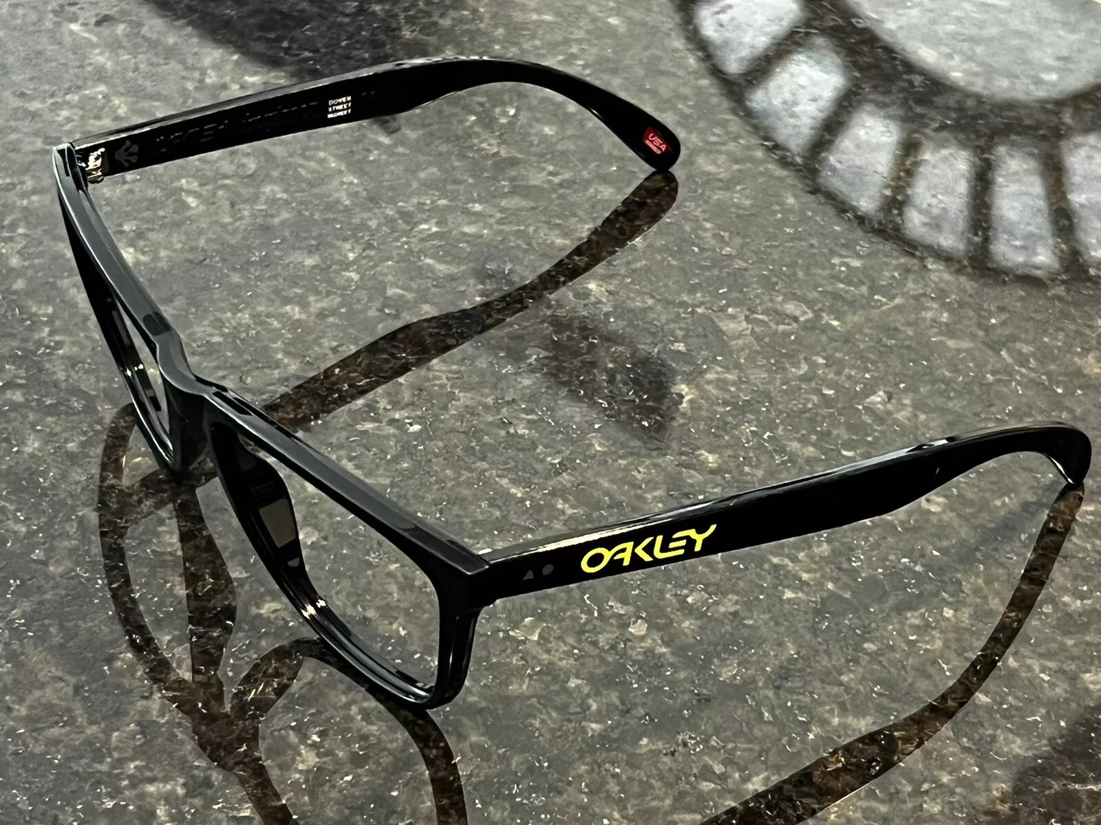 Lunettes de soleil 35e anniversaire Dover Street Market Oakley Frogskins noir suprême