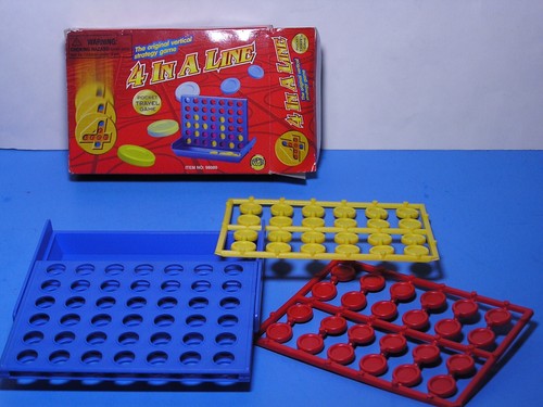 Vtg Child's Game - "4 in-a-line" The original vertical strategy game - Picture 3 of 5