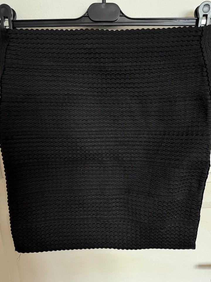 JUPE MOULANTE 25%ELASTHANNE COURTE NOIRE JENNYFER TAILLE M NEUVE - Photo 2/2