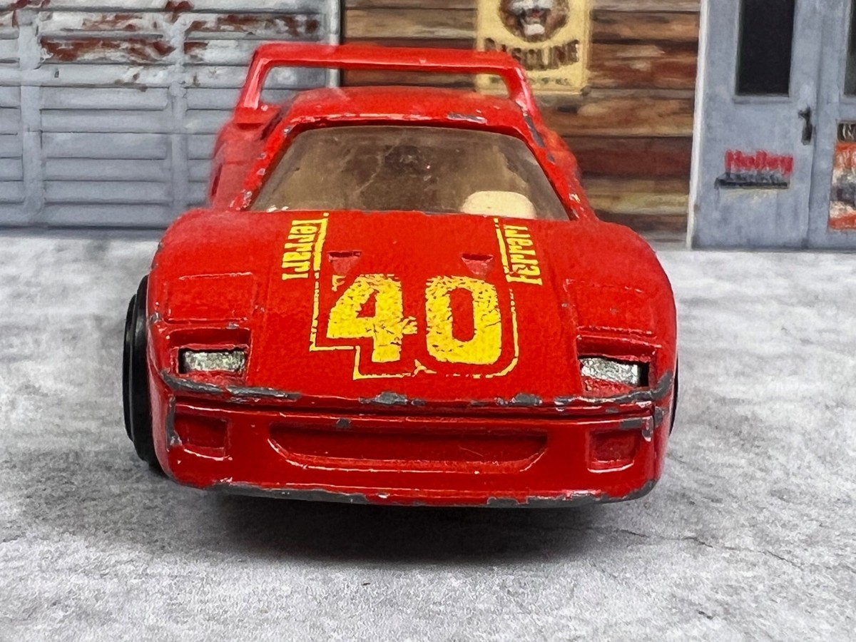 Hot Wheels F40 赤ミニカー Amazon | ホットウィール(Hot Wheels) ベーシックカー