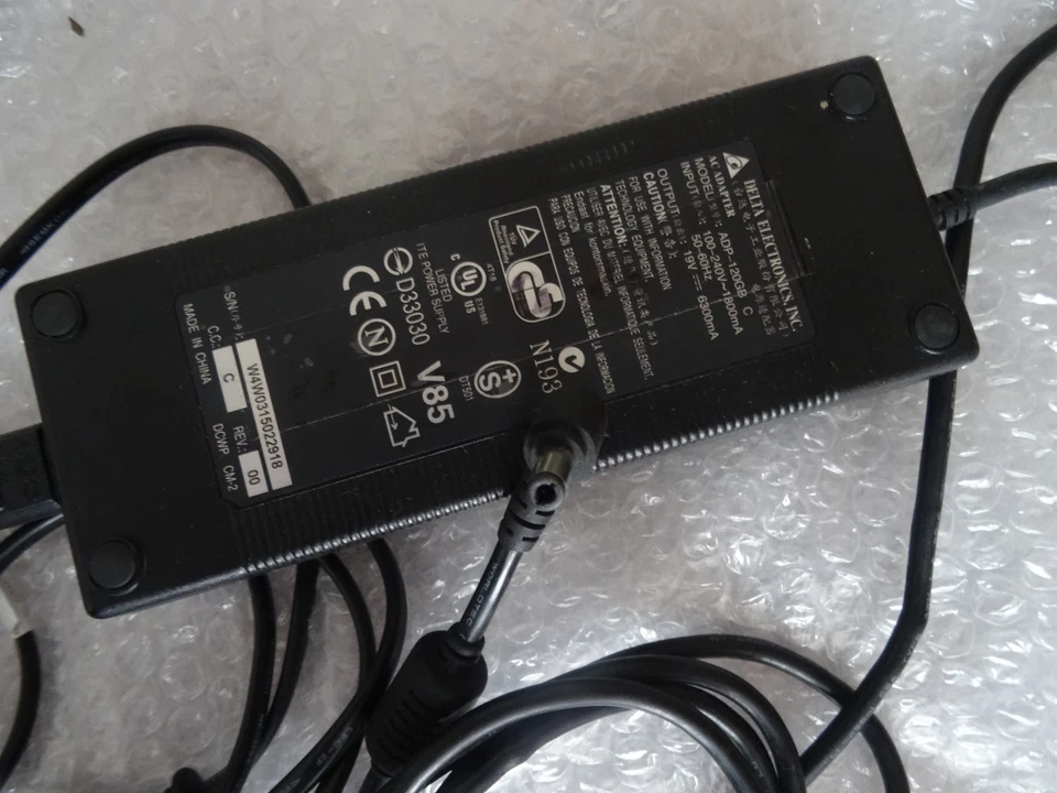 Netzteil Delta 19V 6.3A 120W Stromkabel Adapter ADP-120GB C 5,5x2,5mm Ladegerät