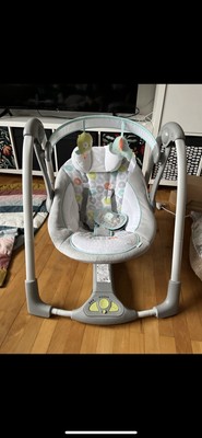 Ingenuity Hugs & Hoots Wippe und Sitz Vibration, Musik Babyschaukel E2