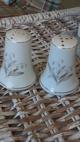 Vtg Kaysons Fine China Golden Rhapsody Pepper Shakers Japan Made