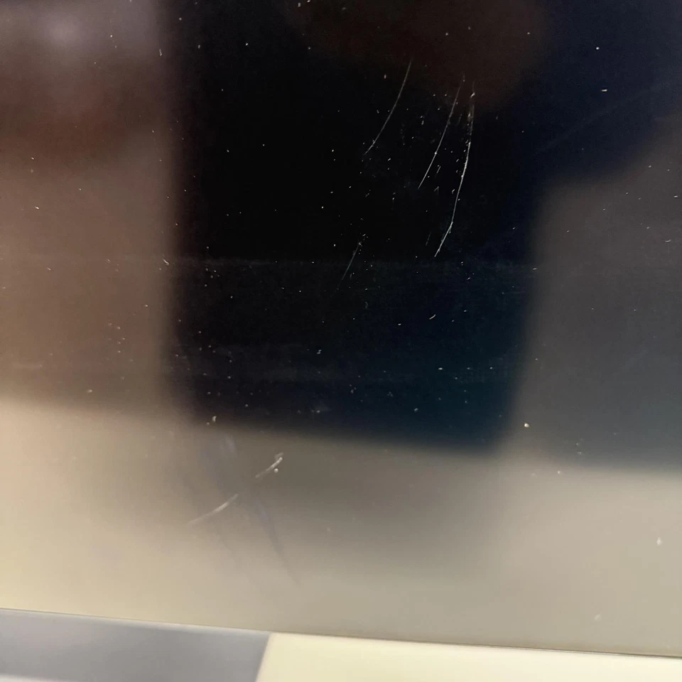 LG 32GS95UE 32-inch Ultragear OLED Gaming Monitor(read) - Image 2 of 4