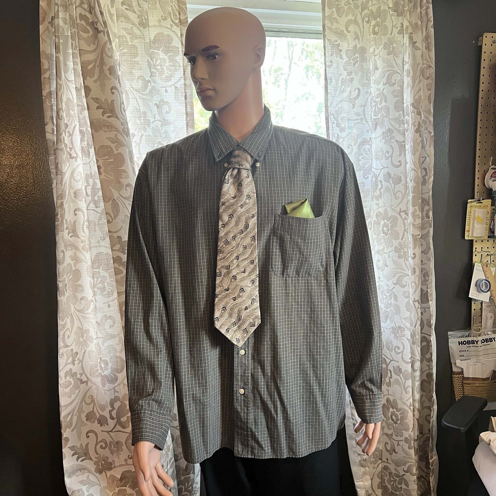 Ordinary Is Played Out! Check Out This Four Piece Casual/Classic Ensemble - product detail image 2