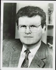 1988 Press Photo Howard Stringer, President, CBS News - lrb40180