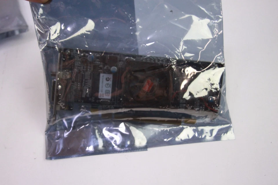 3X AMD ATI Radeon 109-C09057-00 OUGA8 PCIe x16 Graphics Cards ATI-102-C09003(B) - Image 2 of 2