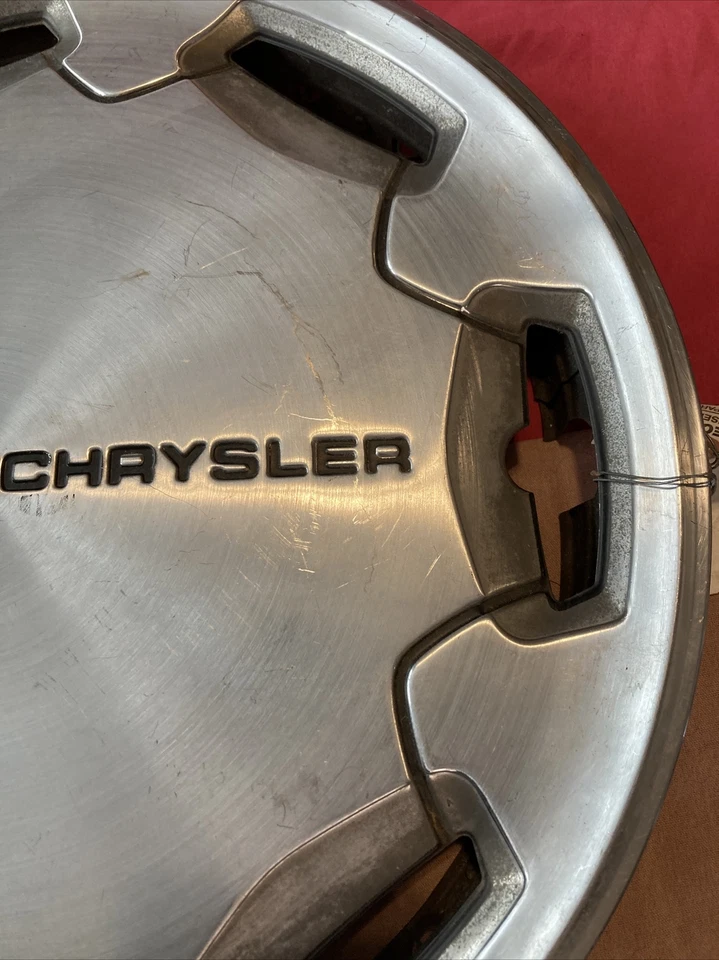 1985-1986 Chrysler Lebaron GTS 14" Cap Hubcap Wheel Cover 4284120 OEM Vintage OE - Imagem 3 de 4
