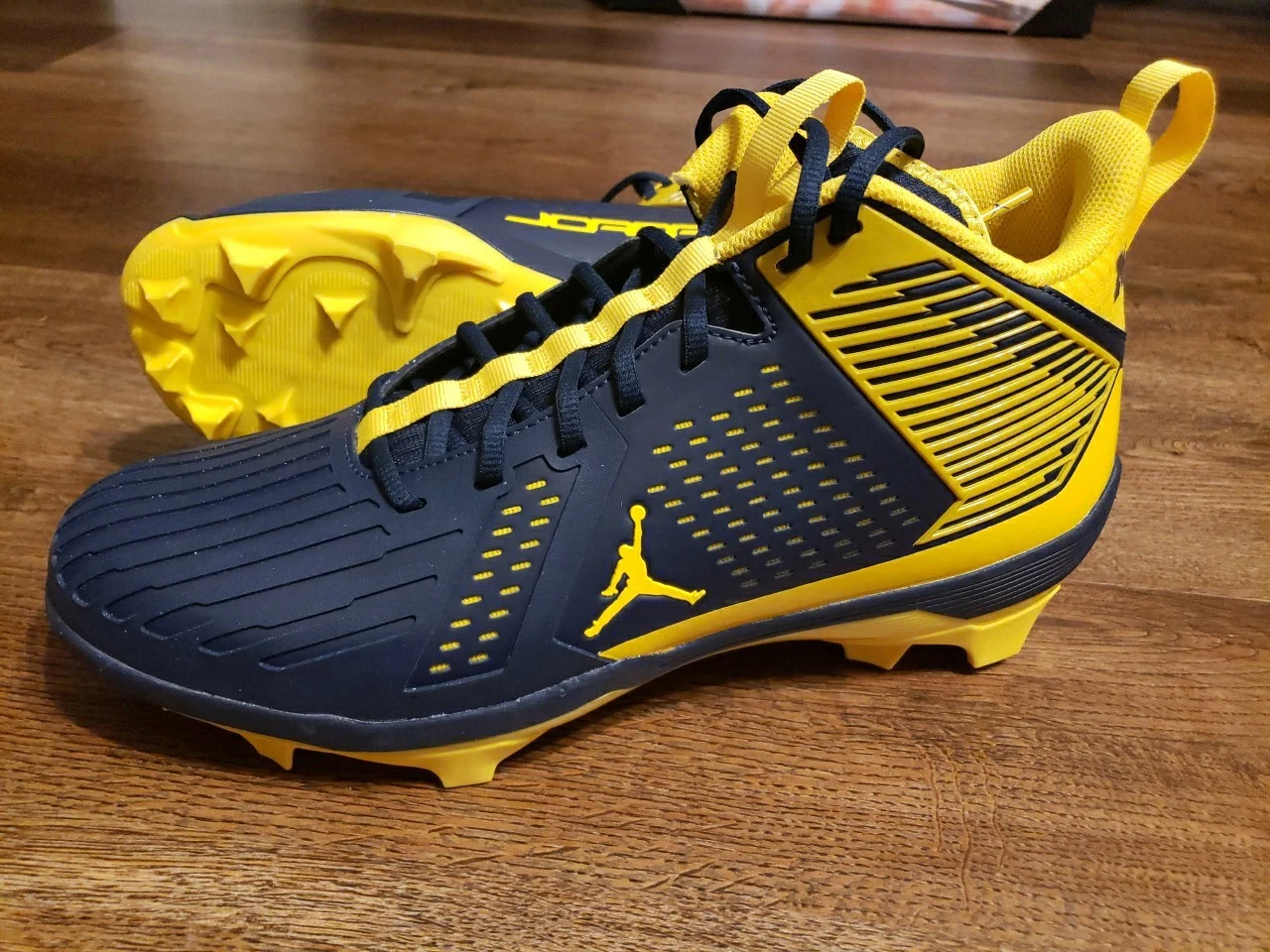 Size 14 Nike Men's Jordan 3 Force Savage Football Cleats Navy/Yellow
Opens in a new window or tab