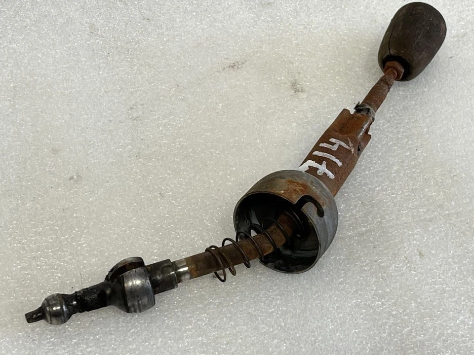 1975 1976 1977 1978 1979 1980 TRIUMPH SPITFIRE 1500 PALANCA DE CAMBIOS Y PERILLA Foto 2 de 3