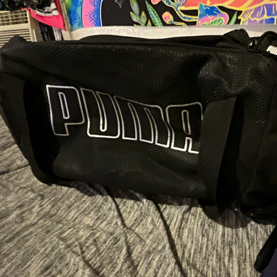 PUMA Medium Duffle Gym Bag 25L Polyester Black Zip, 2 Pockets, Strap