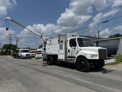 2010 Freightliner Service & Crane Truck Liftmoore 5000 Crane Cummins