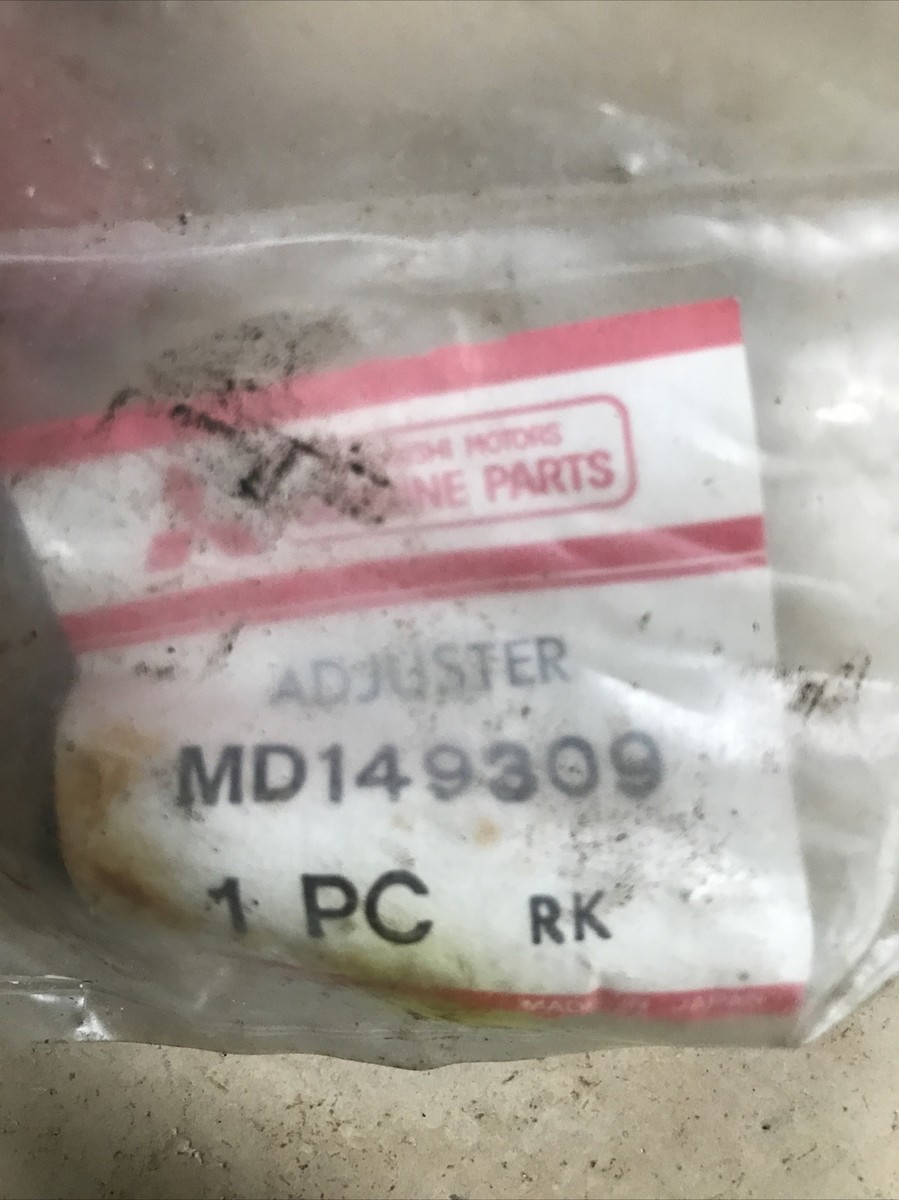 MD149309/MD377054 Mitsubishi OEM Genuine ADJUSTER, ROCKER ARM LASH  