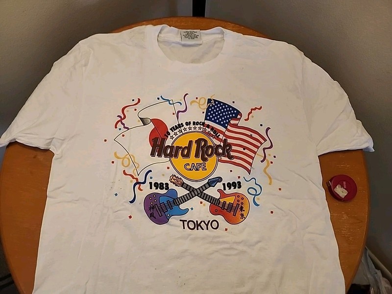 Vintage 1993 Hard Rock Cafe Tokyo T-shirt White Medium EUC 1983-1993 Anniversary