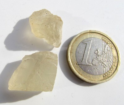 Orthoklas aus Madagaskar, 2 transp. Kristalle 31.5 Ct., Schleifware (E2030)