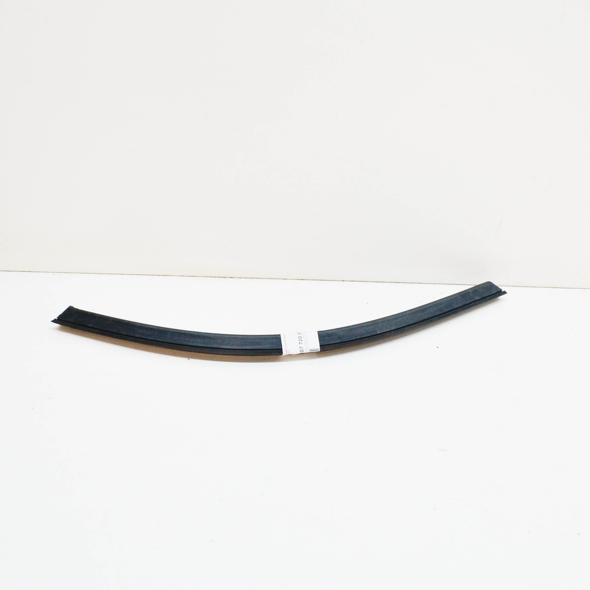 NEW MERCEDES BENZ SL R107 LEFT DOOR WEATHERSTRIP A1077200978