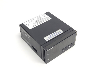 Omega CN8DPT-140-BT Platinum Series Temperature and Process Controller 90/240V