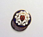 Vintage Luther Rose Lutheran Seal Enamel Gold-Tone Screw-Back Lapel Pin — photo 2