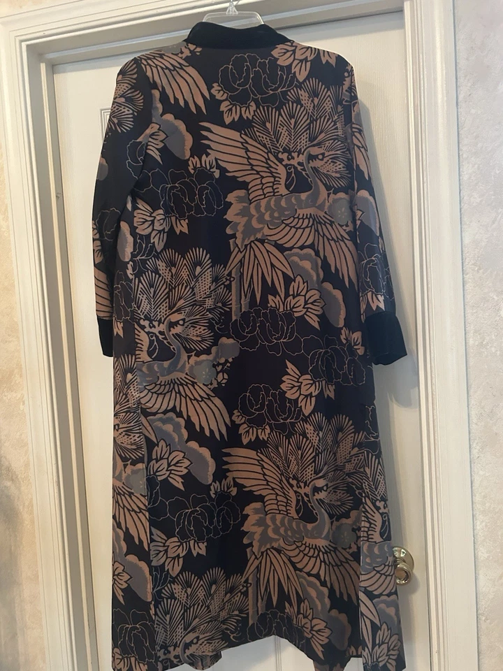 Chaqueta larga/kimono, acento terciopelo, cuello de piel desmontable Foto 2 de 4