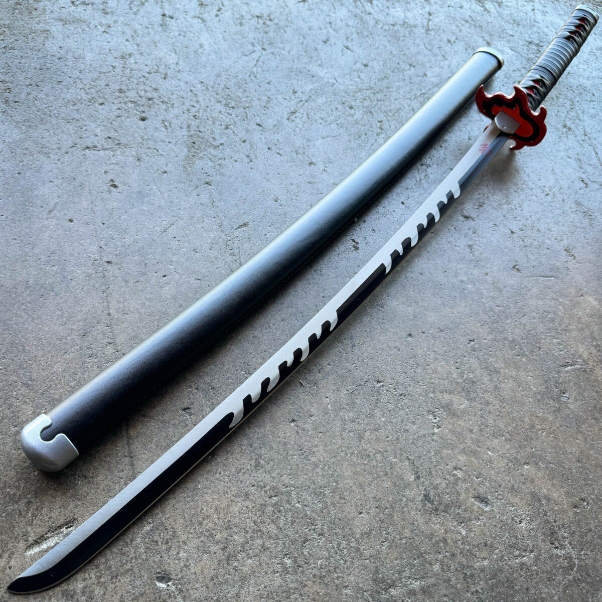 Demon Slayer - Tanjiro Kamado's Black Nichirin Katana 2.0 Tanjiro