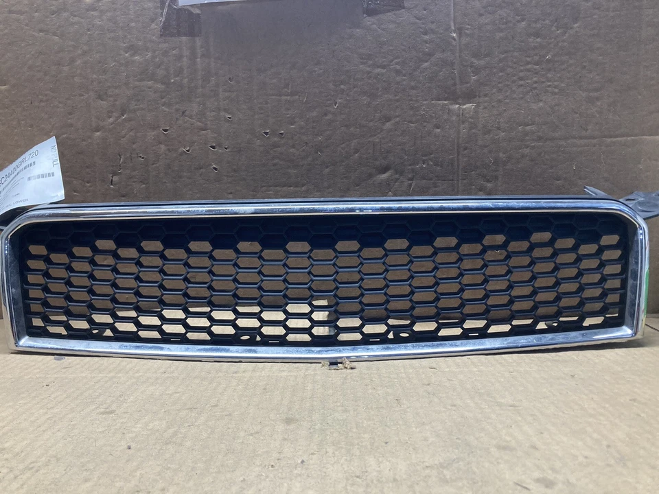 2009 2010 2011 Upper Chevrolet Aveo front Grille GRILL OEM K17 - Image 2 of 4