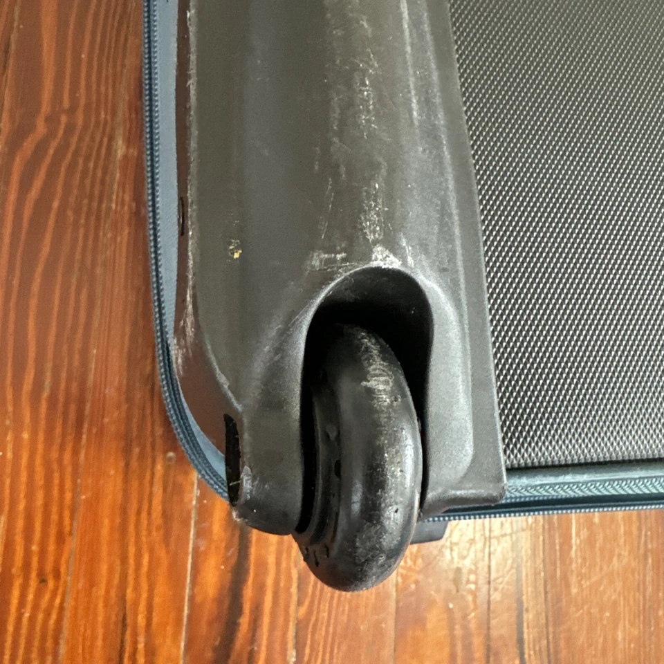 Samsonite Garment Bi-Fold SuitCase Wheeled Bag Rolling Travel Luggage Aqua Green - Image 4 of 4