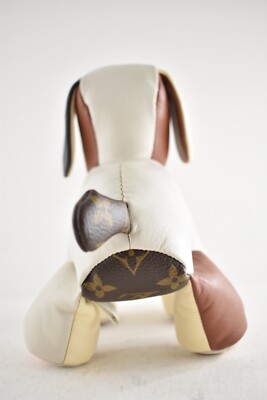 Louis Vuitton ドッグ ぬいぐるみ Louis Vuitton Doudou Dog Oscar Monogram Brown White Logo Teddy