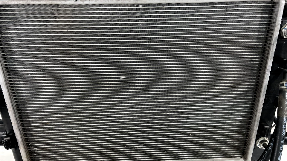 Radiador de motor OEM 2018 Kia Soul 25310-B2050 2014 2015 2016 2018 2019 Foto 4 de 4