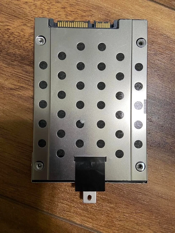 Lenovo Thinkpad 320GB SATA 3Gb/s 7200RPM 16MB Cache 2.5 inch Hard Drive  - Image 3 of 3