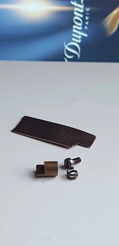 S T DuPont Lighter Parts Gold Under Lid Plate set to Fit D57 Model Very Good - Immagine 2 di 4