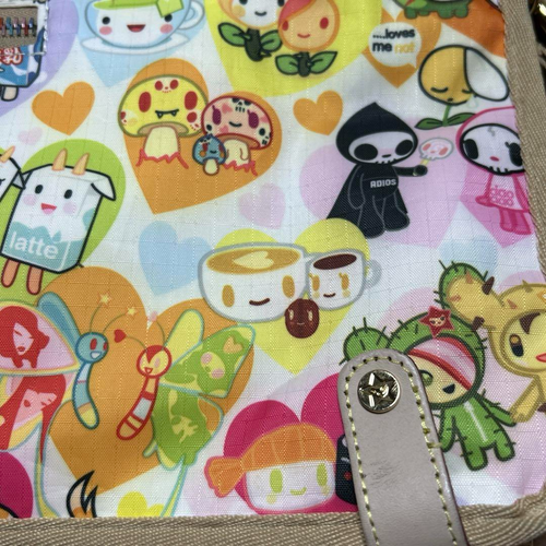 Bolso de hombro LeSportsac Tokidoki, Hawaii edición limitada, con encanto USADO - Imagen 13 de 20