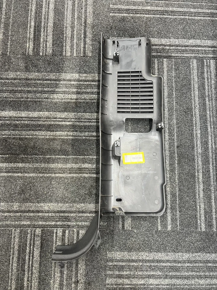 Ford F-550 Super Duty 2011-2016 panel de ajuste de pilar C inferior izquierdo BC34-2531013 Foto 4 de 4